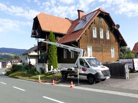 Fassadenarbeiten - mit hauseigener Arbeitsbühne